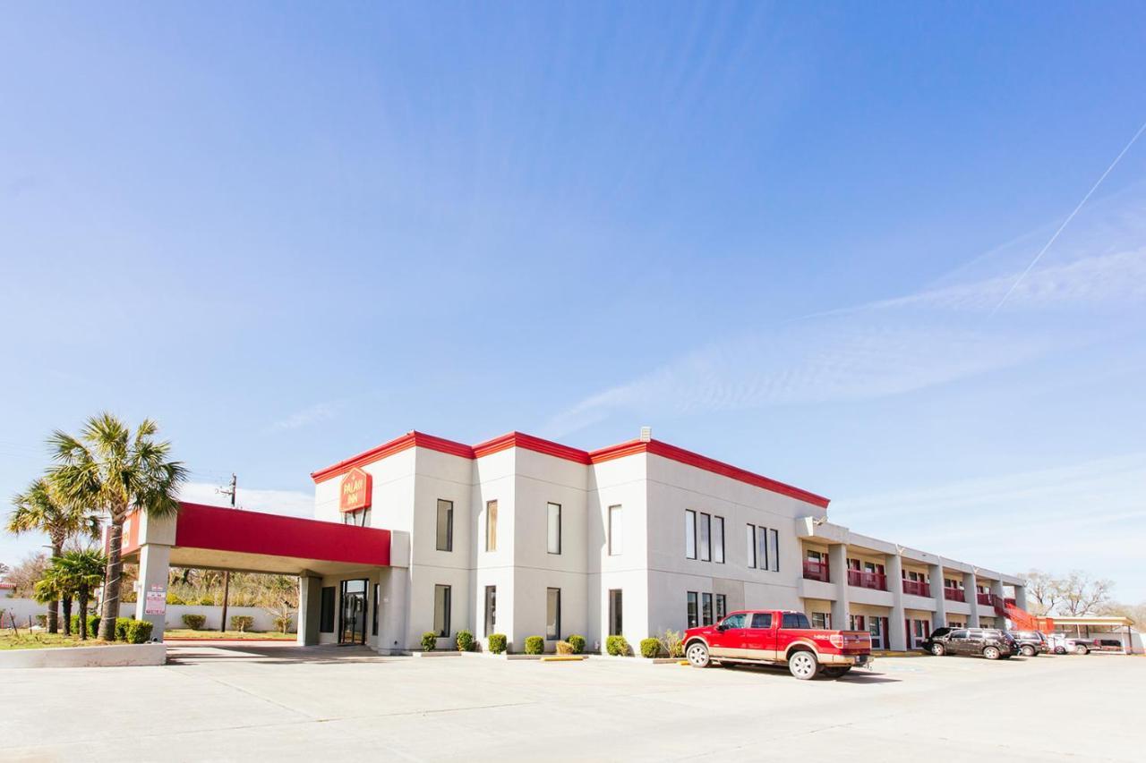 Econo Lodge Inn & Suites 钱诺夫 外观 照片